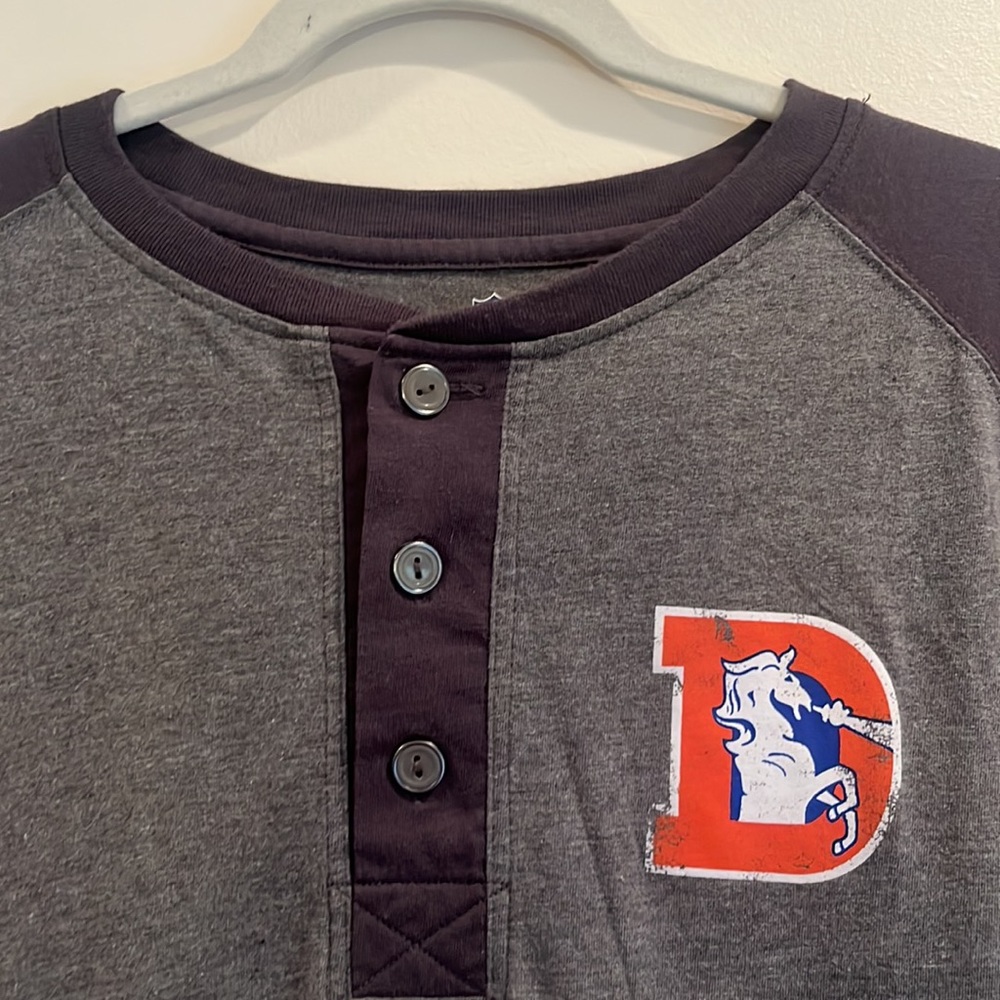 NFL, Mens XL, Denver Broncos long sleeve shirt.